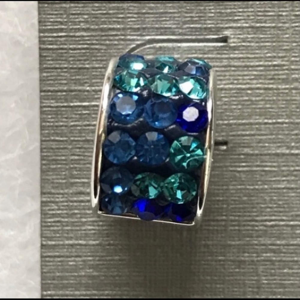 💙 Sparkly blue stone earrings